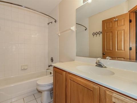 2468 Amber Ln, Elgin, IL 60123 photo 16