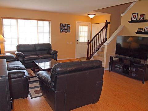 410 Persimmon Ln, Bartlett, IL 60103 photo 3