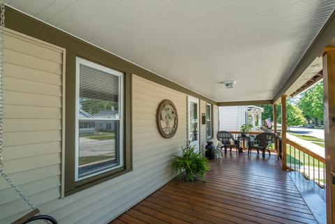 735 E Main St, Morris, IL 60450 photo 2