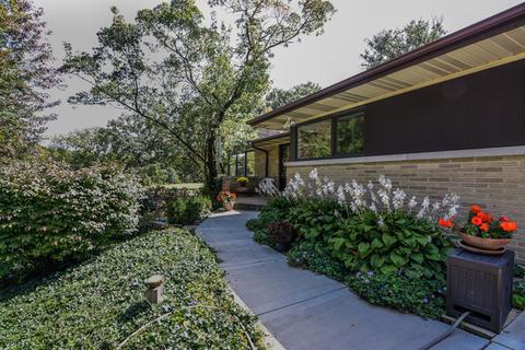 831 Edgewater Dr, Naperville, IL 60540 photo 5
