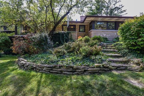 831 Edgewater Dr, Naperville, IL 60540 photo 3