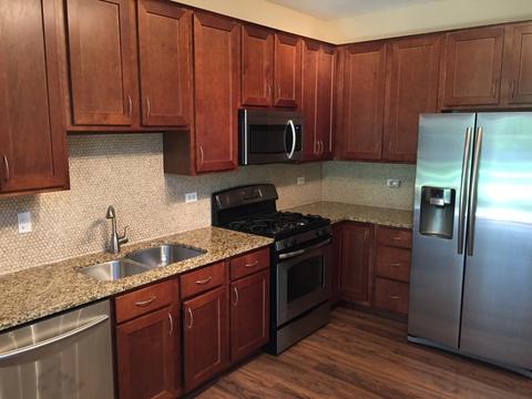 1490 Keystone Ct, Elgin, IL 60120 photo 2