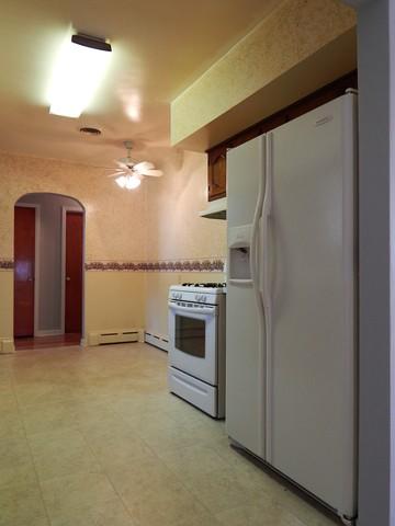 828 E 11th St, Lockport, IL 60441 photo 4