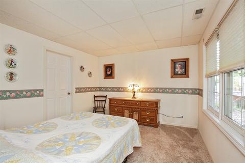 2790 Colonial Dr, Elgin, IL 60124 photo 17