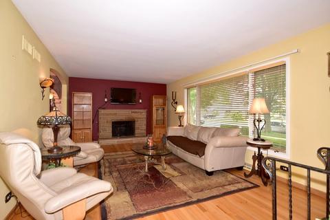 2820 Cherry St, Park Ridge, IL 60068 photo 3