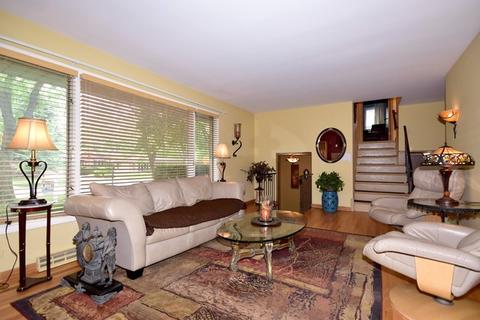 2820 Cherry St, Park Ridge, IL 60068 photo 4