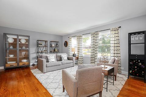 202 N Beverly St, Wheaton, IL 60187 photo 2