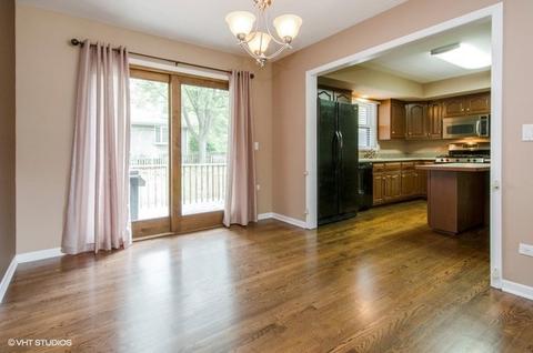 1260 Crestview Dr, Elgin, IL 60123 photo 3