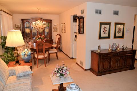 18439 Maple St, Lansing, IL 60438 photo 5