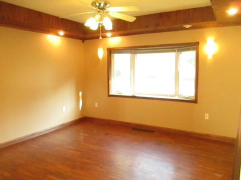 312 S Theodore Rd, Mcnabb, IL 61335 photo 5
