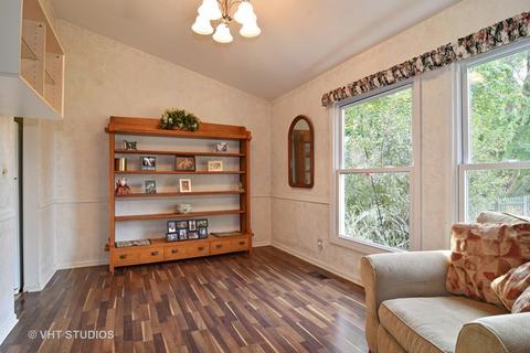284 Jackson St, Bartlett, IL 60103 photo 6