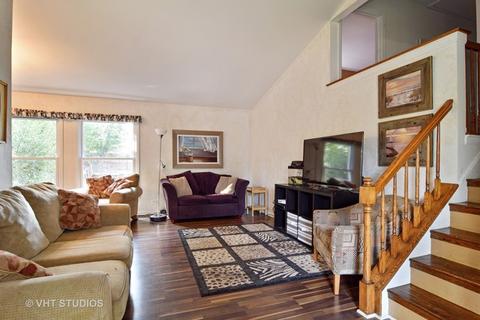 284 Jackson St, Bartlett, IL 60103 photo 3