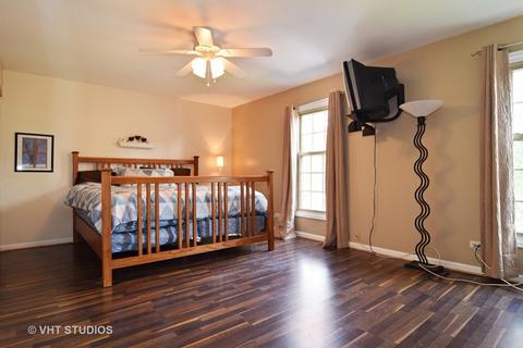 284 Jackson St, Bartlett, IL 60103 photo 8