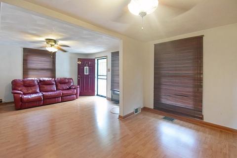 523 W Addison St, Freeport, IL 61032 photo 6