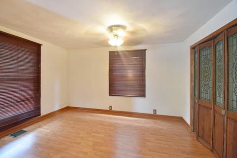 523 W Addison St, Freeport, IL 61032 photo 5