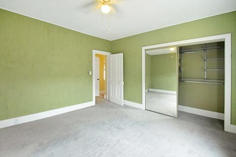 523 W Addison St, Freeport, IL 61032 photo 15