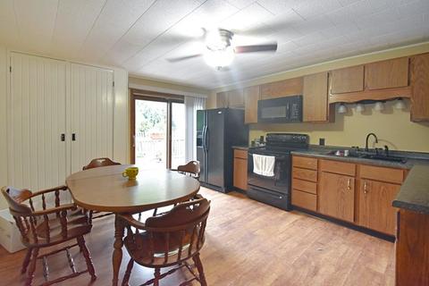 523 W Addison St, Freeport, IL 61032 photo 9