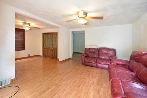 523 W Addison St, Freeport, IL 61032 photo 4