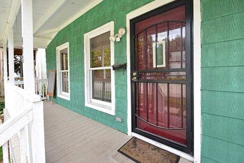 523 W Addison St, Freeport, IL 61032 photo 3