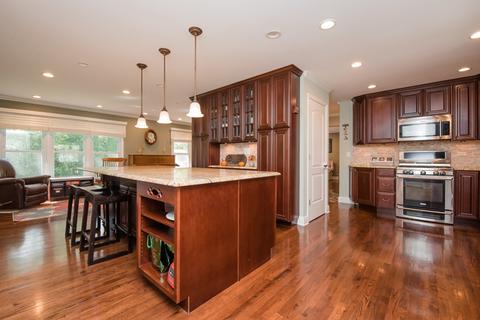 3670 Winston Pl, Hoffman Estates, IL 60192 photo 2