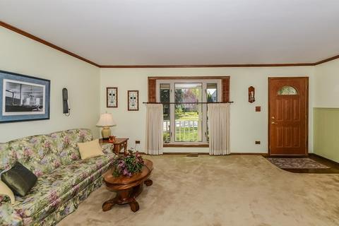 1084 Kenilworth Dr, Wheeling, IL 60090 photo 5