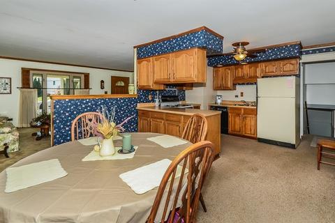 1084 Kenilworth Dr, Wheeling, IL 60090 photo 9