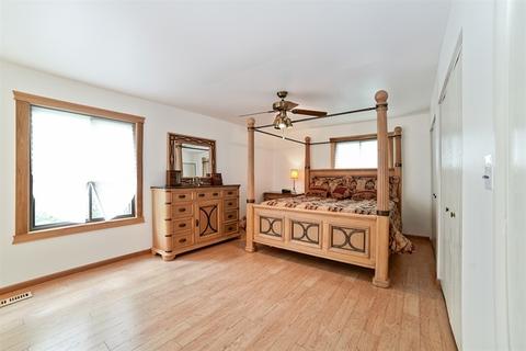 700 Acadia Ct, Roselle, IL 60172 photo 9