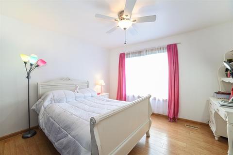 700 Acadia Ct, Roselle, IL 60172 photo 11