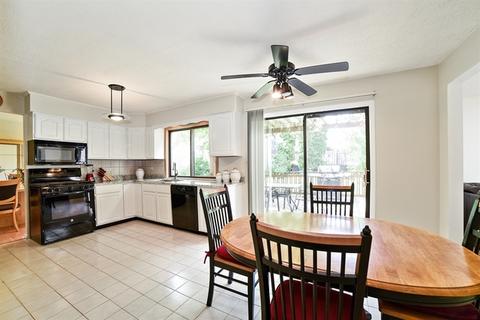 700 Acadia Ct, Roselle, IL 60172 photo 5