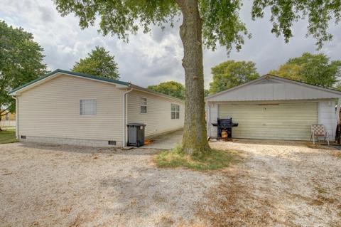 311 E Main St, Allerton, IL 61810 photo 7