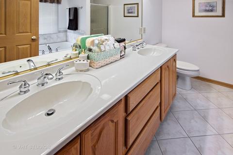 984 Beth Dr, Saint Anne, IL 60964 photo 10