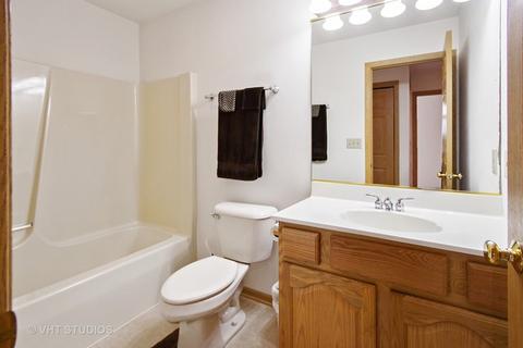 984 Beth Dr, Saint Anne, IL 60964 photo 12