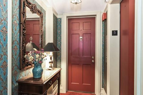 210 E Pearson St #5B, Chicago, IL 60611 photo 2
