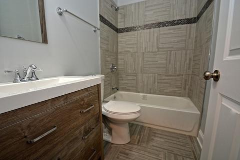 10745 S Champlain Ave, Chicago, IL 60628 photo 12