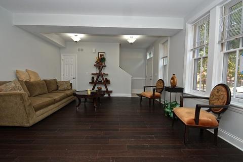 10745 S Champlain Ave, Chicago, IL 60628 photo 4