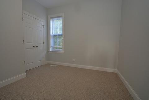 10745 S Champlain Ave, Chicago, IL 60628 photo 13
