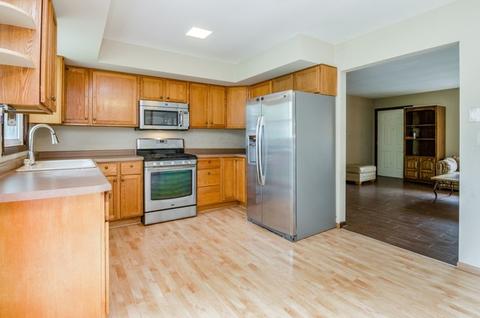 1357 N Lyle Ave, Elgin, IL 60123 photo 4