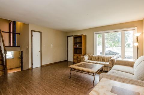 1357 N Lyle Ave, Elgin, IL 60123 photo 3