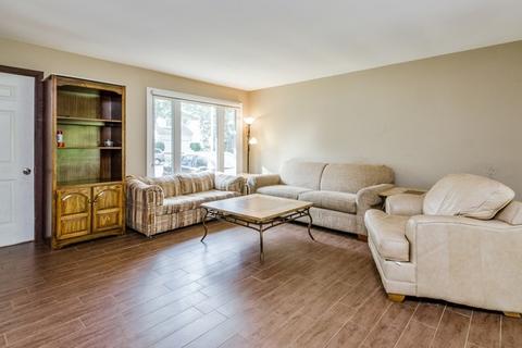 1357 N Lyle Ave, Elgin, IL 60123 photo 2