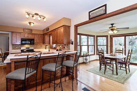 2611 Pebblebrook Ln, Rolling Meadows, IL 60008 photo 4