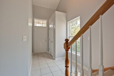 1090 E Danbury Dr, Cary, IL 60013 photo 3