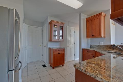 1090 E Danbury Dr, Cary, IL 60013 photo 9