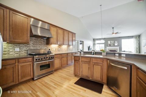 321 Weymouth Ave, Elgin, IL 60124 photo 7