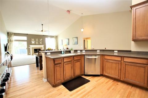 321 Weymouth Ave, Elgin, IL 60124 photo 14