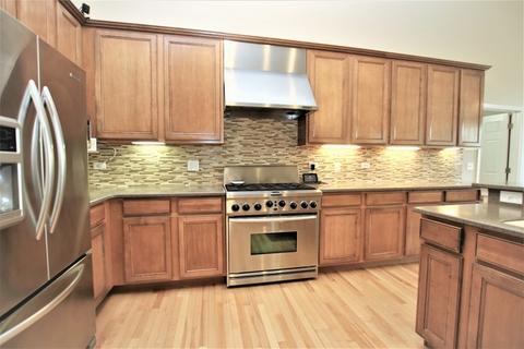 321 Weymouth Ave, Elgin, IL 60124 photo 11