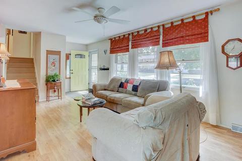 2 Canterbury Ct, Champaign, IL 61821 photo 8