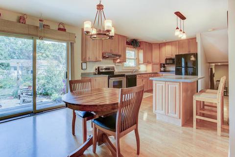 2 Canterbury Ct, Champaign, IL 61821 photo 10