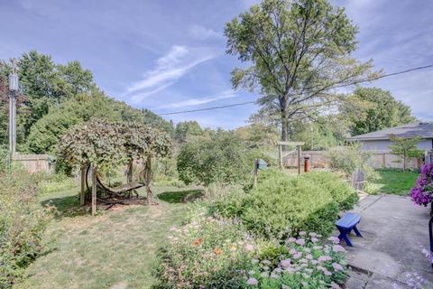 2 Canterbury Ct, Champaign, IL 61821 photo 3