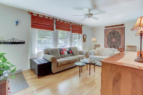 2 Canterbury Ct, Champaign, IL 61821 photo 5