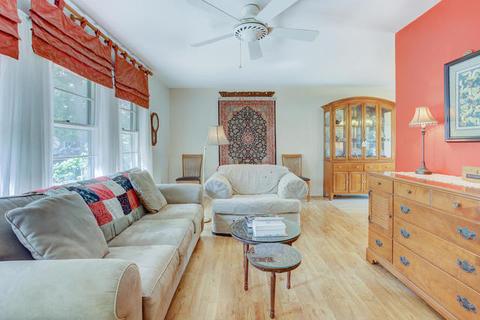 2 Canterbury Ct, Champaign, IL 61821 photo 6
